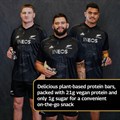 All Blacks Plant−Based HiLo® Protein Bar − Chocolate and Salted Caramel Flavour 