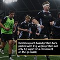 All Blacks Plant−Based HiLo® Protein Bar − Chocolate and Salted Caramel Flavour 